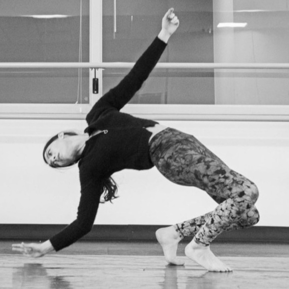 Meet your Posher, Crystal - Picture 2 of 2